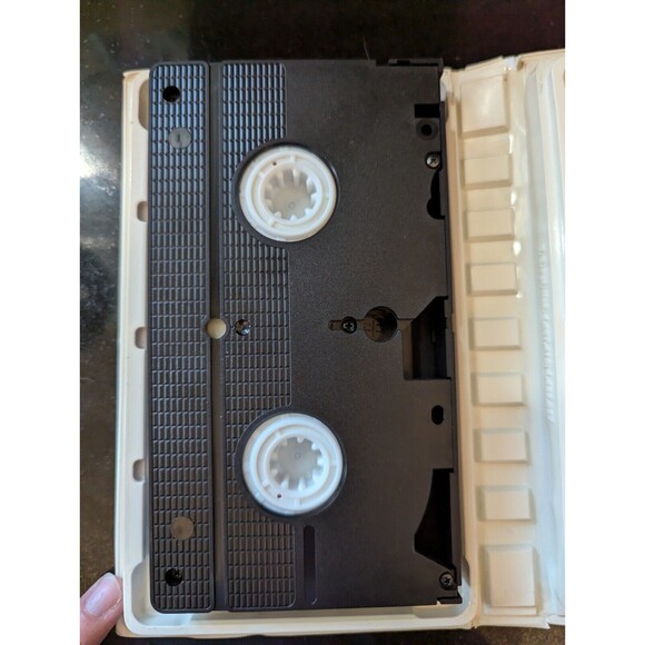 DON BLUTH THUMBELINA JODI BENSON ARIEL CHARO VHS 1994 CLAMSHELL - Picture 9 of 10